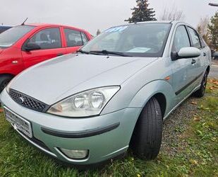 Ford Ford Focus 1.6 Ghia Gebrauchtwagen