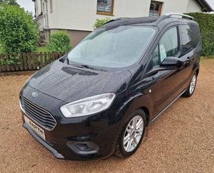 Ford Ford Tourneo Courier Titanium, Winterpaket, PDC, S Gebrauchtwagen