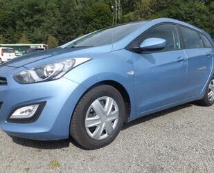 Hyundai Hyundai i30 cw Trend 1.Hd+Klima+ALU+PDC+BC+CD+MFL Gebrauchtwagen