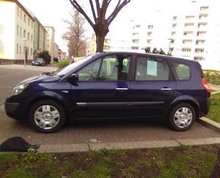 Renault Renault Grand Scenic Privilege 2.0 16V Expression Gebrauchtwagen