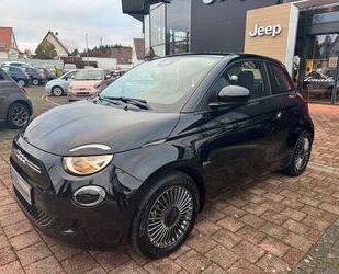 Fiat Fiat Neuer 500 e Action SITZHEIZUNG PDC KLIMA RA Gebrauchtwagen