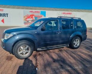 Nissan Nissan Pathfinder 2.5 dCi Premium 4x4 AUTOMATIK Gebrauchtwagen