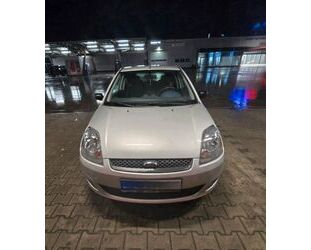 Ford Ford Fiesta 1,3 44 kW Ambiente Ambiente Gebrauchtwagen