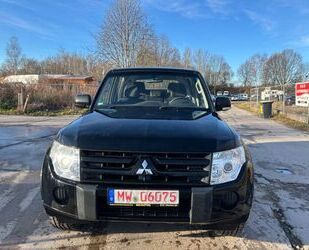 Mitsubishi Mitsubishi Pajero 3,2 DI-D Invite Gebrauchtwagen