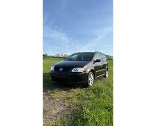 VW Volkswagen VW Touran 1.6 Gebrauchtwagen