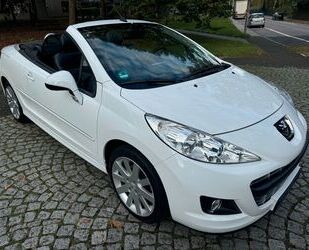 Peugeot Peugeot 207 CC Platinum 120 Leder MFL SHZ ALU 1.Ha Gebrauchtwagen