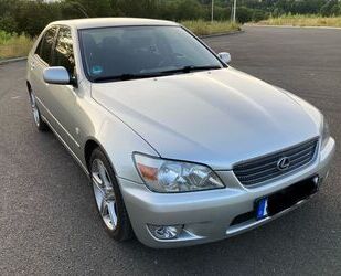 Lexus Lexus IS 200 Sport Automatik ++ Original Zustand + Gebrauchtwagen