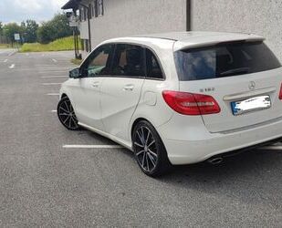 Mercedes-Benz Mercedes-Benz B 180 Sportpaket (AMG) ILS, Night,A Gebrauchtwagen