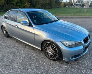 BMW BMW 320i *limo*Navi*Scheckheft gepflegt* Gebrauchtwagen