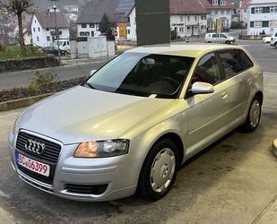 Audi Audi A3 Sportback 1.6 Attraction 8-Fach bereift Gebrauchtwagen