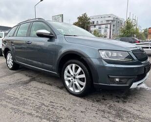 Skoda Skoda Octavia 2.0 TDI Combi Scout 4x4 Navi Kamera Gebrauchtwagen