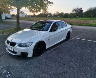 BMW BMW 318i E92 M-Paket/Standh/Klimaaut. Gebrauchtwagen