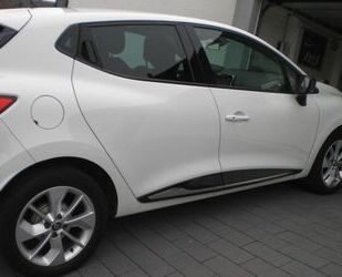 Renault Renault Clio 1.2 16V 75 LMITED Gebrauchtwagen