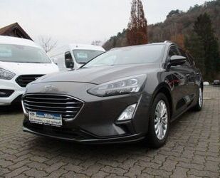 Ford Ford FOCUS TURNIER -TITANIUM- //LED-SCHEINW. + AC Gebrauchtwagen