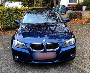 BMW BMW 320d Touring - Panorama Navi PDC AHK Gebrauchtwagen