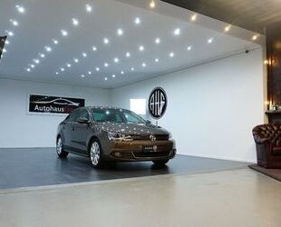 VW Volkswagen Jetta VI Highline*NAVI*PDC*SCHIEBEDACH* Gebrauchtwagen