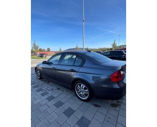 BMW BMW 320i - Gebrauchtwagen