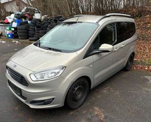 Ford Ford Tourneo Courier 1.0 EcoBoost Titanium Gebrauchtwagen