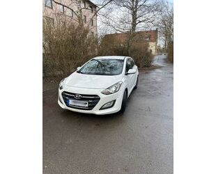 Hyundai Hyundai i30 blue 1.6 CRDi 81kW Classic Classic Gebrauchtwagen