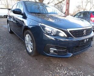 Peugeot Peugeot 308 Active NAVI/PANO Gebrauchtwagen