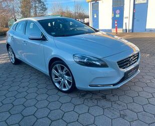 Volvo Volvo V40 Summum/TÜV NEU /130 KW/NAVI/R.KAMERA/2-H Gebrauchtwagen