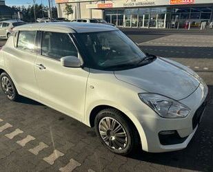 Suzuki Suzuki Swift 1.2 DUALJET HYBRID Club Club Gebrauchtwagen