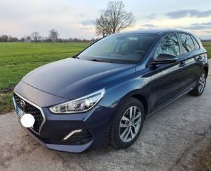 Hyundai Hyundai i30 Automatik 3 J. Garantie - NAVI SHZ Kli Gebrauchtwagen