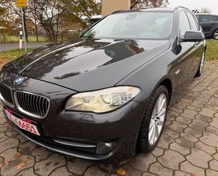 BMW BMW 525d Touring*2.Hd.*Leder*ACC*Panorama*AHK*HuD* Gebrauchtwagen