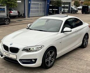 BMW BMW 218 i Coupe Sport Line NAVI/XENON/DACH/PDC/SHZ Gebrauchtwagen