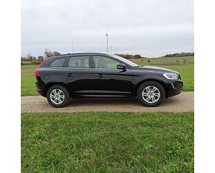 Volvo Volvo XC60 T5 AWD Mom. 245 PS; Bi-Xenon Kurvenlich Gebrauchtwagen