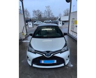 Toyota Toyota Yaris 1,5-l-Dual-VVT-i CVT Hybrid Gebrauchtwagen