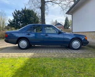 Mercedes-Benz Mercedes-Benz E 300 Gebrauchtwagen