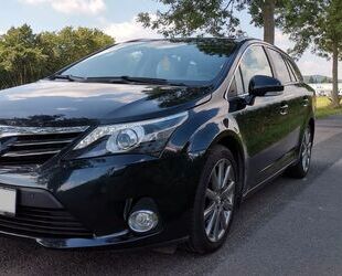 Toyota Toyota Avensis 177PS Executive Leder,Panorama,Xeno Gebrauchtwagen