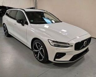 Volvo Volvo V60 B4 Kombi Plus Dark AHK H&K Frontscheiben Gebrauchtwagen