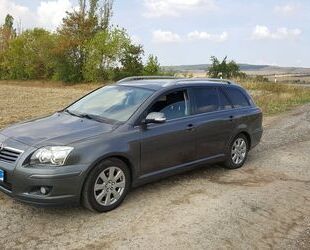 Toyota Toyota Avensis Combi 1.8-l-VVT-i - Gebrauchtwagen