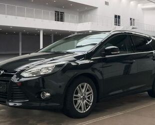 Ford Ford Focus Turnier Titanium Scheckheft PDC Sitzh A Gebrauchtwagen