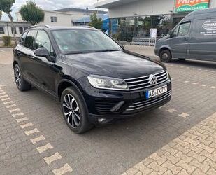 VW Volkswagen Touareg V6 3.0TDI 8Gang, AHK, PANO, 20Z Gebrauchtwagen