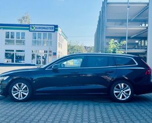 Volvo Volvo V60 Kombi Momentum Pro AWD ACC Pano HUD StHz Gebrauchtwagen