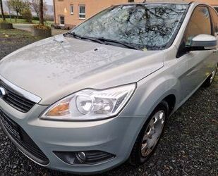 Ford Ford Focus 1,6 Sport Tempomat Gebrauchtwagen