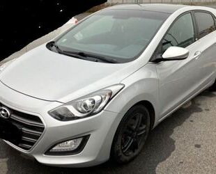 Hyundai Hyundai i30 blue 1.6 GDI Trend Gebrauchtwagen