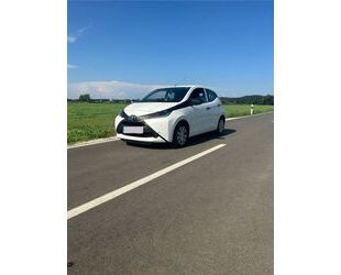 Toyota Toyota Aygo (X) 1,0-l-VVT-i x-play Gebrauchtwagen