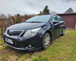 Toyota Toyota Avensis Combi Sol 1.8 Valvematic Sol Gebrauchtwagen