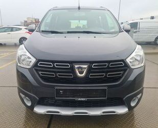 Dacia Dacia Lodgy Stepway 1.HAND NAVI KAMERA TEMPO SITZH Gebrauchtwagen