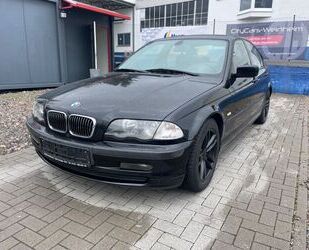 BMW BMW 320 Baureihe 3 Lim. 320i Individual Leder/Navi Gebrauchtwagen