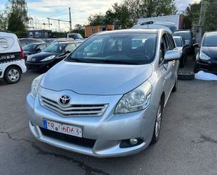 Toyota Toyota Verso 2.0l D-4D Exe7 sitze Navigation Panor Gebrauchtwagen