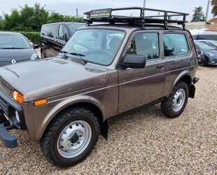 Lada Lada Niva 4x4, neuwertiger Zustand! erst 4000 KM ! Gebrauchtwagen