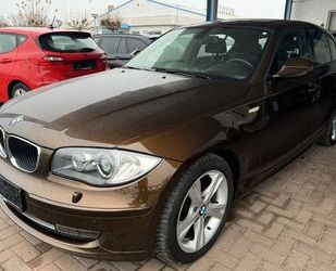 BMW BMW 118d Lim. Aut.|Bi-Xenon|Navi|PDC Gebrauchtwagen