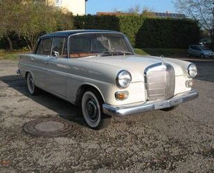 Mercedes-Benz Mercedes-Benz 200 w110 Gebrauchtwagen