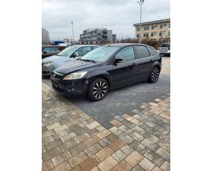 Ford Ford Focus 1,6 Ti-VCT Black Magic Gebrauchtwagen