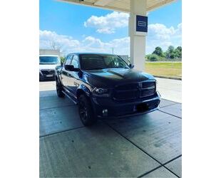 Dodge Dodge RAM 1500 CREW CAB SPORT OFFROAD 4zoll LPG Gebrauchtwagen